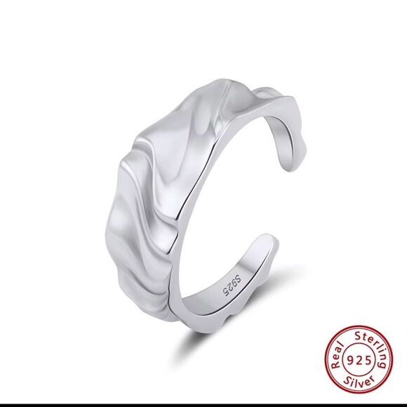 ENA 925 Sterling Silver Adjustable Wavy Hammered Ring - Picture 1 of 6